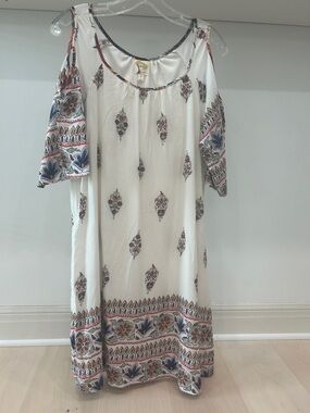 fig and flower White Floral-Print Cold-Shoulder Midi Dress